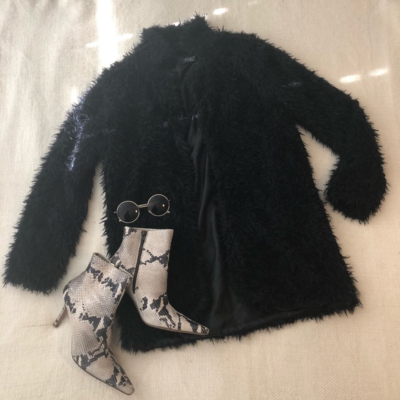 Jackets & Blazers - NWT - Hip Light Shaggy “Faux Fur” Jacket S / M